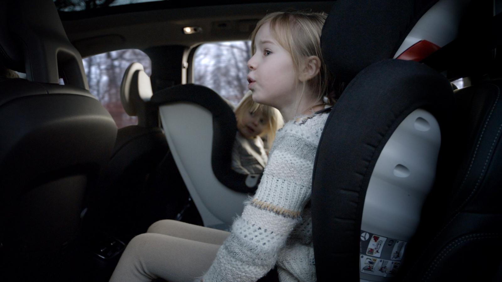 Volvo представляет новое поколение детских сидений